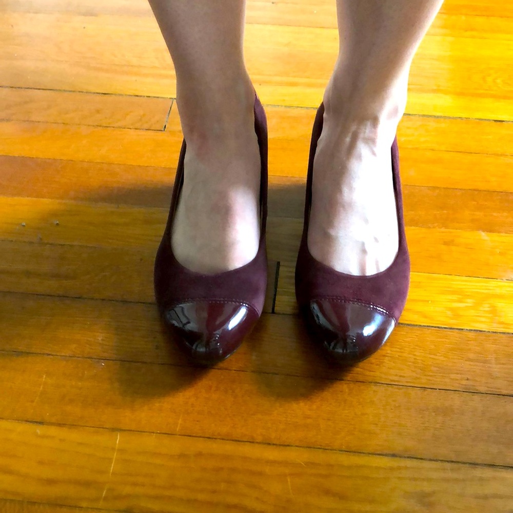 NWT burgundy leather suede wedge (Clarks) (8.5)